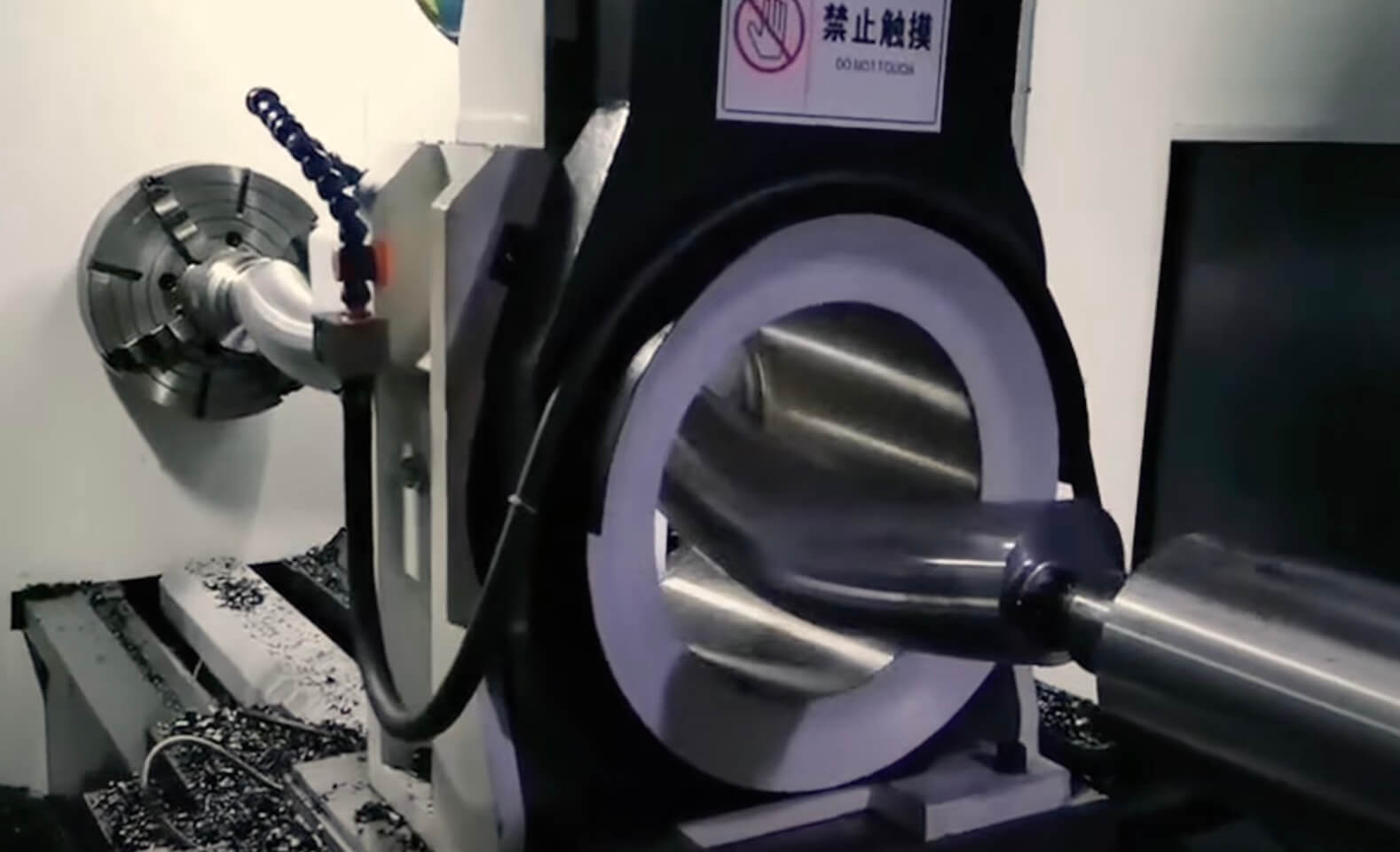 Single screw pump rotor cyclone milling